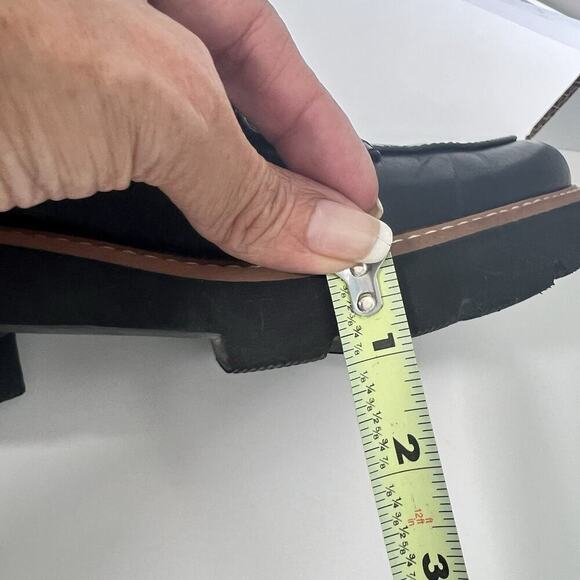 Elegant Black Loafers for Women - Picture 10 of 11